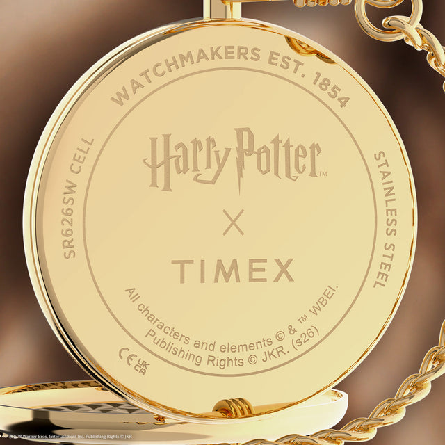 TW2Y99600 Close-up of the pocket watch’s case back, engraved with the Harry Potter and Timex logos.