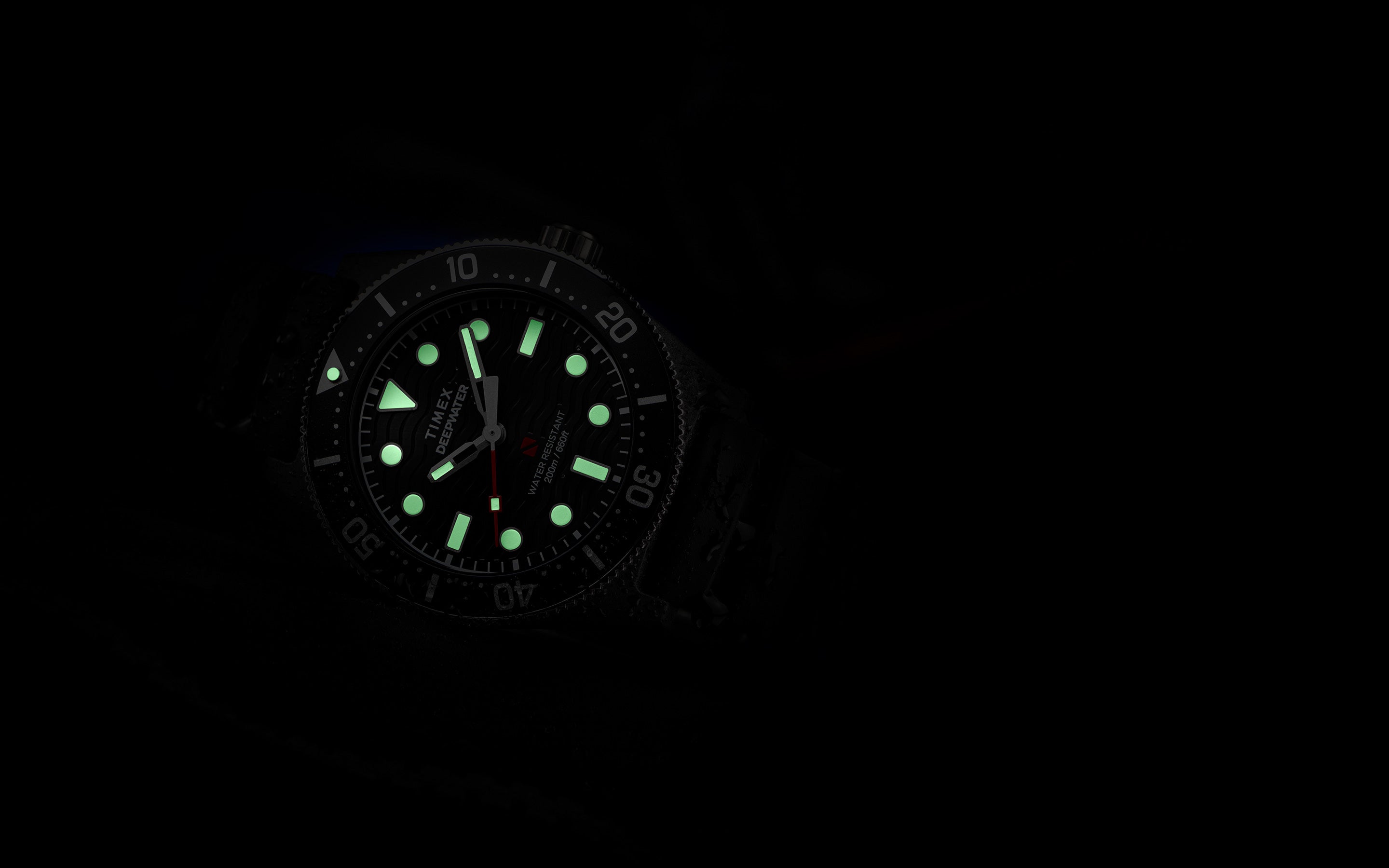 Deepwater Reef 200 XCF 43mm Synthetic Rubber Strap Watch