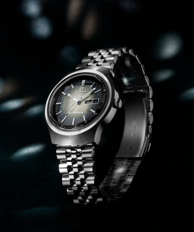 TW2W22500 Q Timex Reissue Dégradé 38mm Stainless Steel Bracelet Watch Collab Additional Image