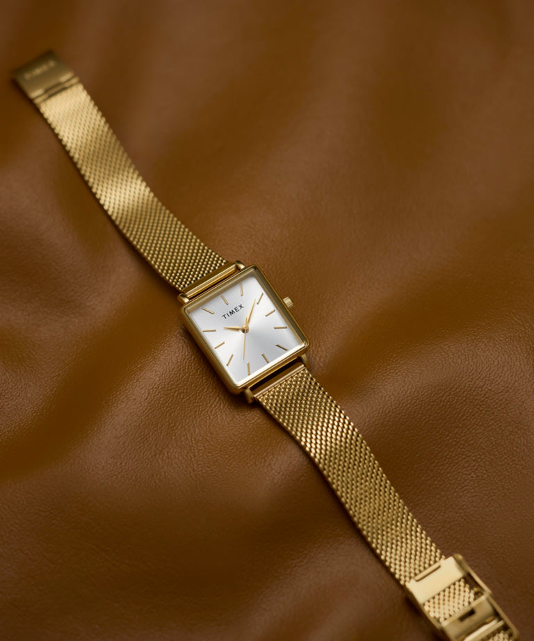 TW2Y26100 Transcend 22mm Stainless Steel Bracelet Watch Campaign Key Silhouettes (Beauty shots) Image