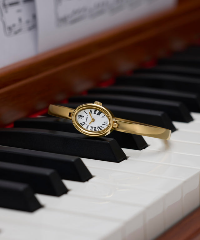 TW2Y27200 Cavatina 19mm Stainless Steel Bangle Watch Campaign Key Silhouettes (Beauty shots) Image