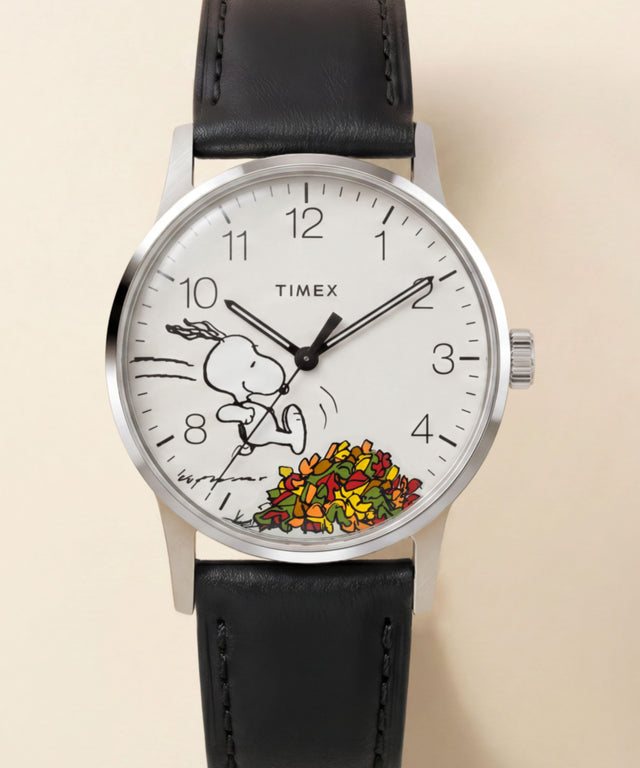 TW2Y85600 Peanuts® x Timex Waterbury Classic 40mm Leather Strap Watch  Campaign Key Silhouettes (Beauty shots) Image