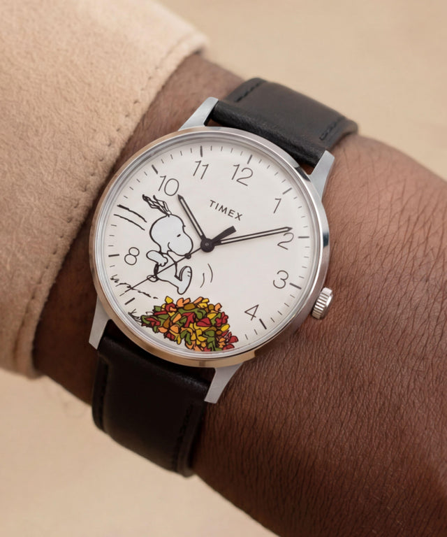 TW2Y85600 Peanuts® x Timex Waterbury Classic 40mm Leather Strap Watch  Primary Wrist Image