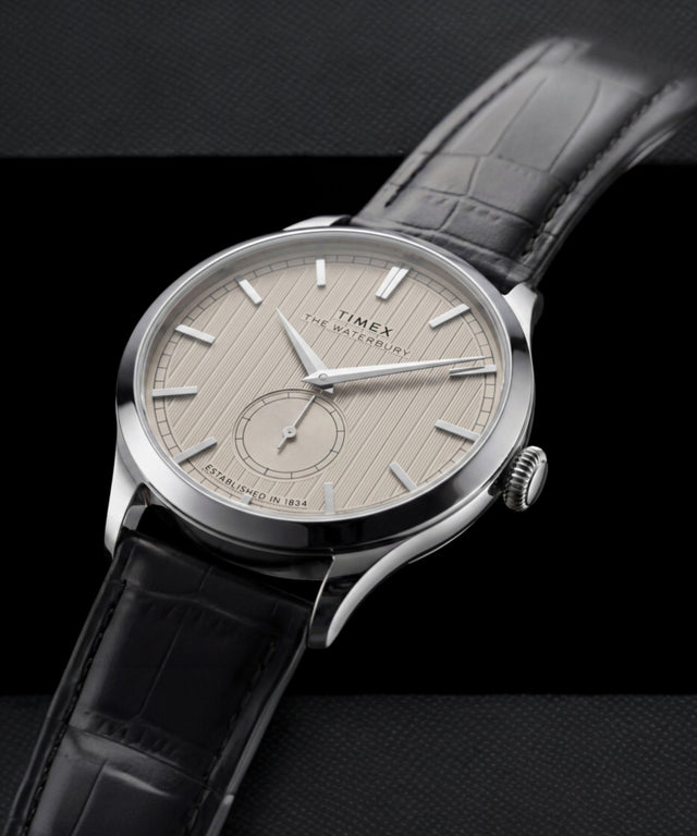 TW2Y92000 Waterbury Classic 39mm Leather Strap Watch Alt Beauty Shot 4