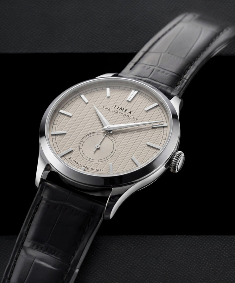 TW2Y92000 Waterbury Classic 39mm Leather Strap Watch Alt Beauty Shot 4